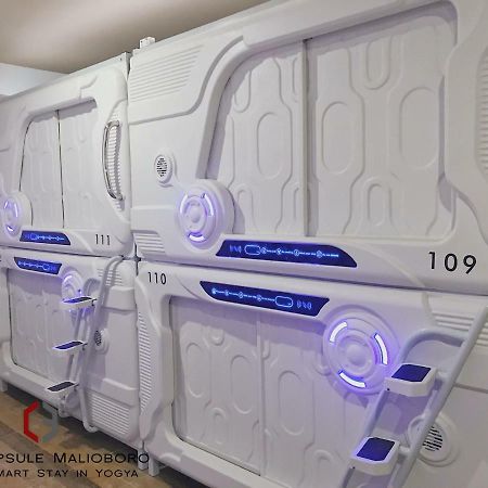 The Capsule Malioboro Hostel Γιογκιακάρτα Εξωτερικό φωτογραφία