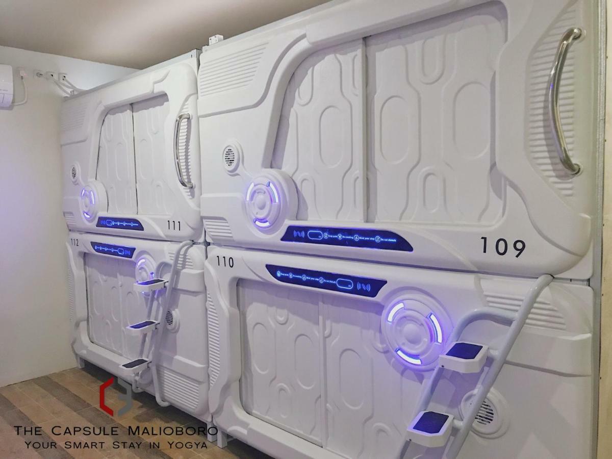 The Capsule Malioboro Hostel Γιογκιακάρτα Εξωτερικό φωτογραφία
