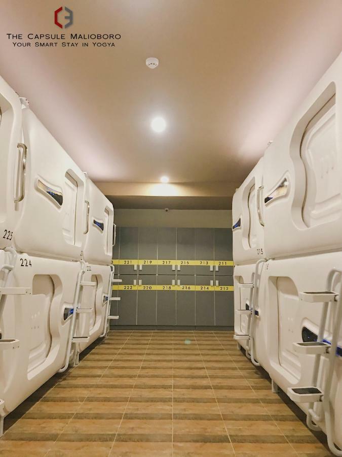 The Capsule Malioboro Hostel Γιογκιακάρτα Εξωτερικό φωτογραφία