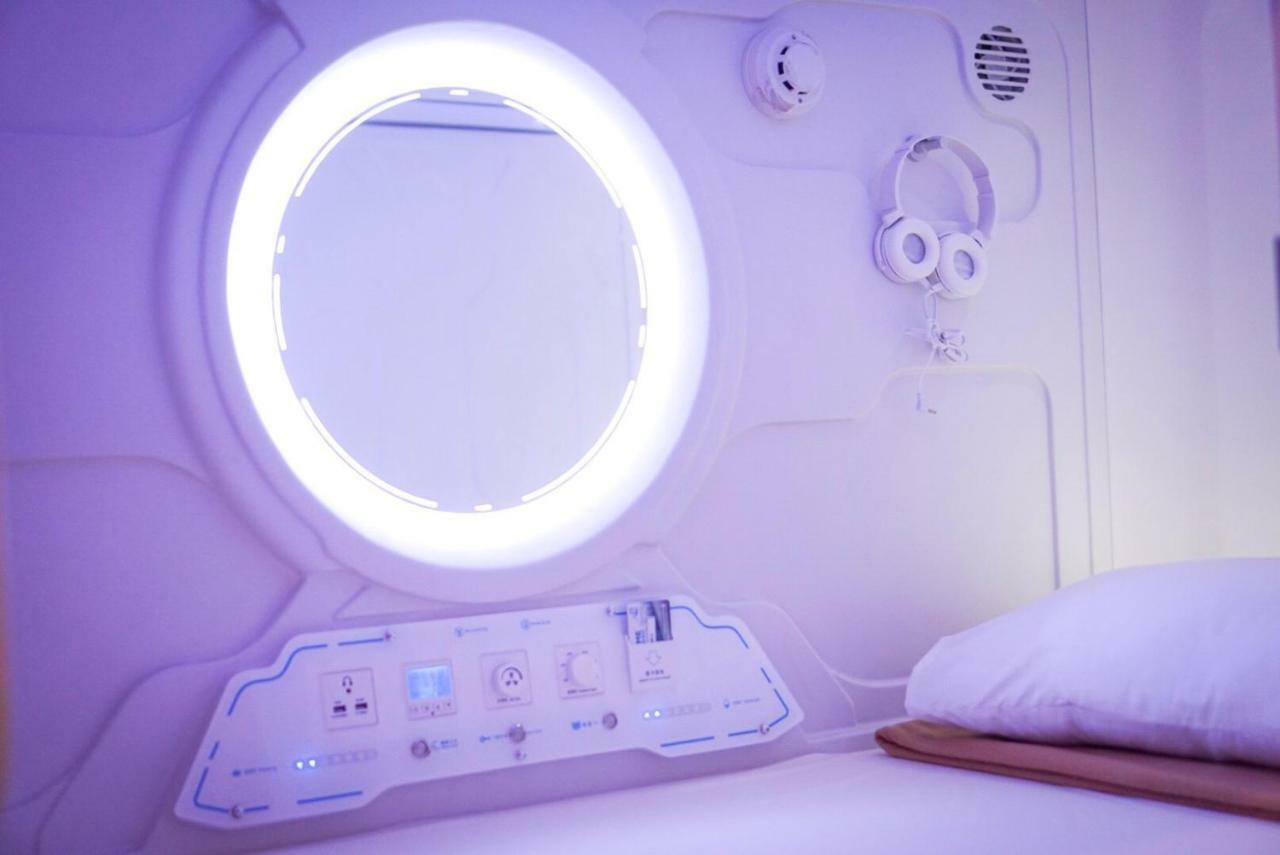 The Capsule Malioboro Hostel Γιογκιακάρτα Εξωτερικό φωτογραφία